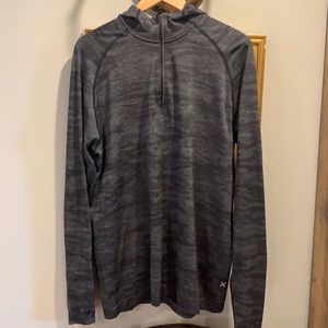 XL Lululemon men’s grey and black light weight 1/2 zip hoodie
